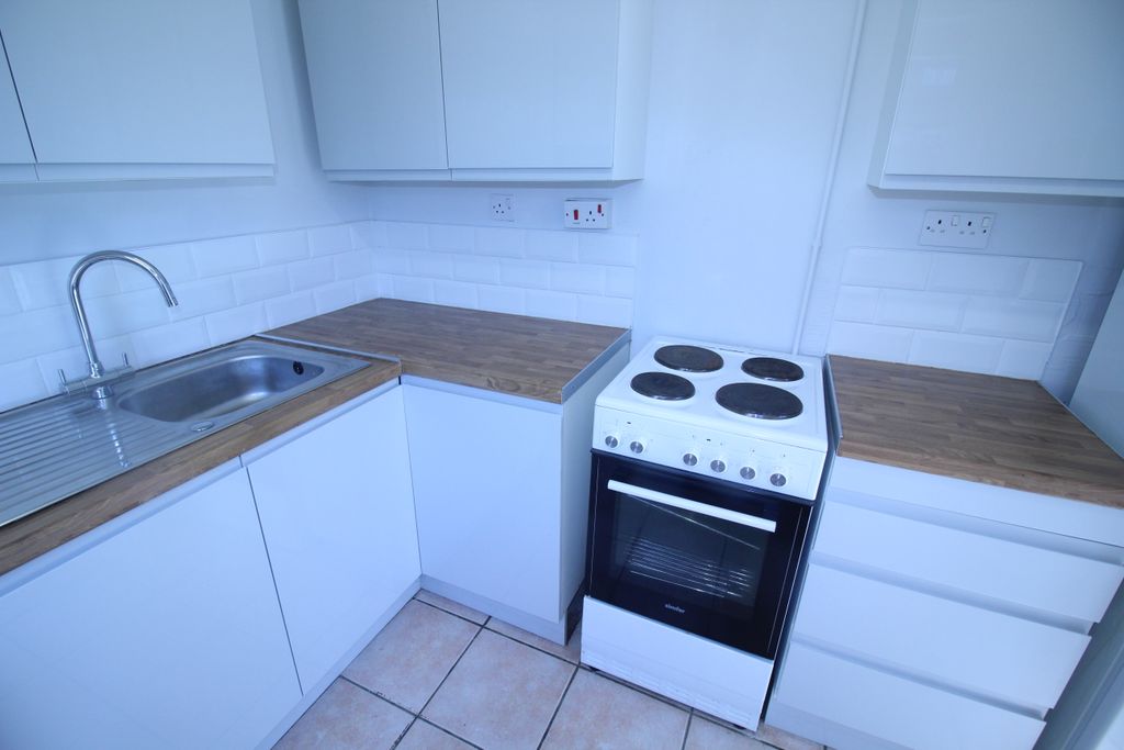 Property photo 3 of 11 Img_0922