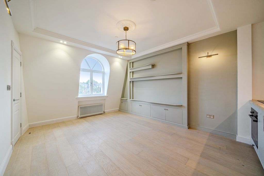 Property photo 1 of 18 Living Room