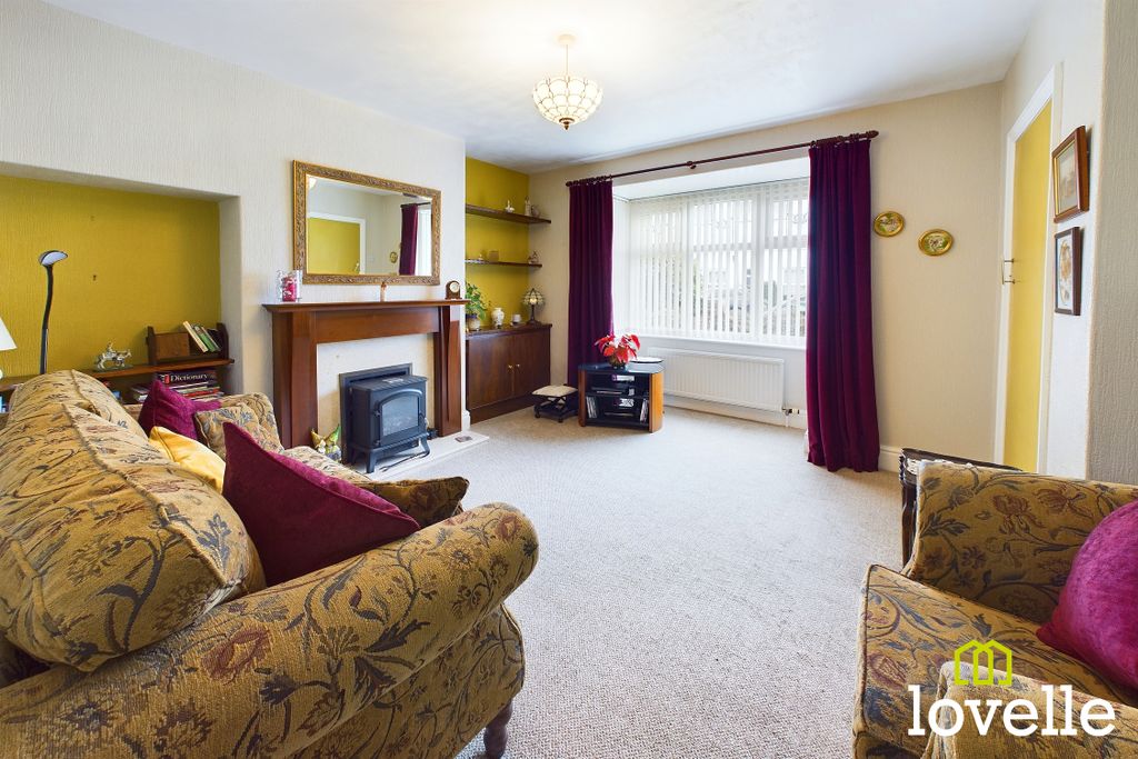 Property photo 2 of 21
