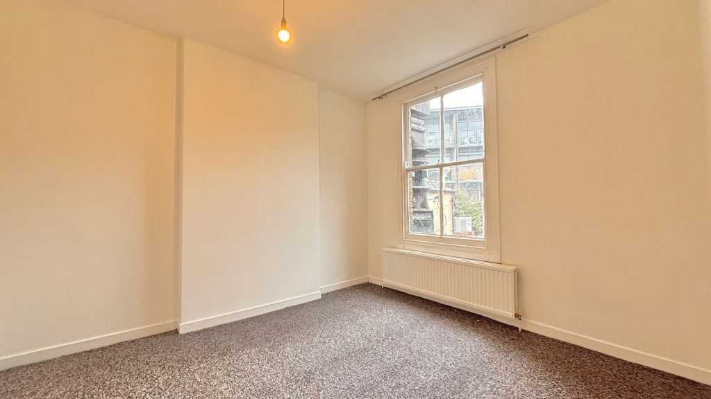 Property photo 2 of 7 Double Bedroom