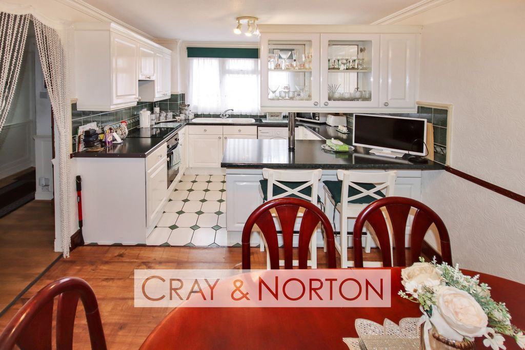 Property photo 3 of 11 Photo 10