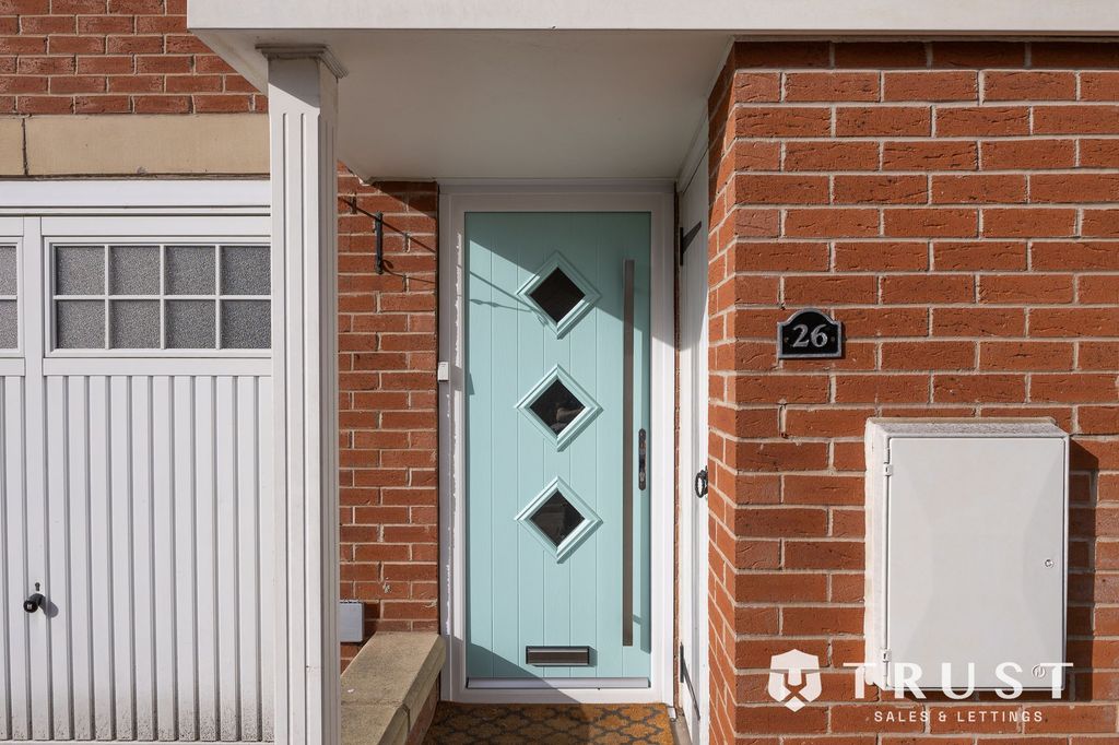 Property photo 2 of 31