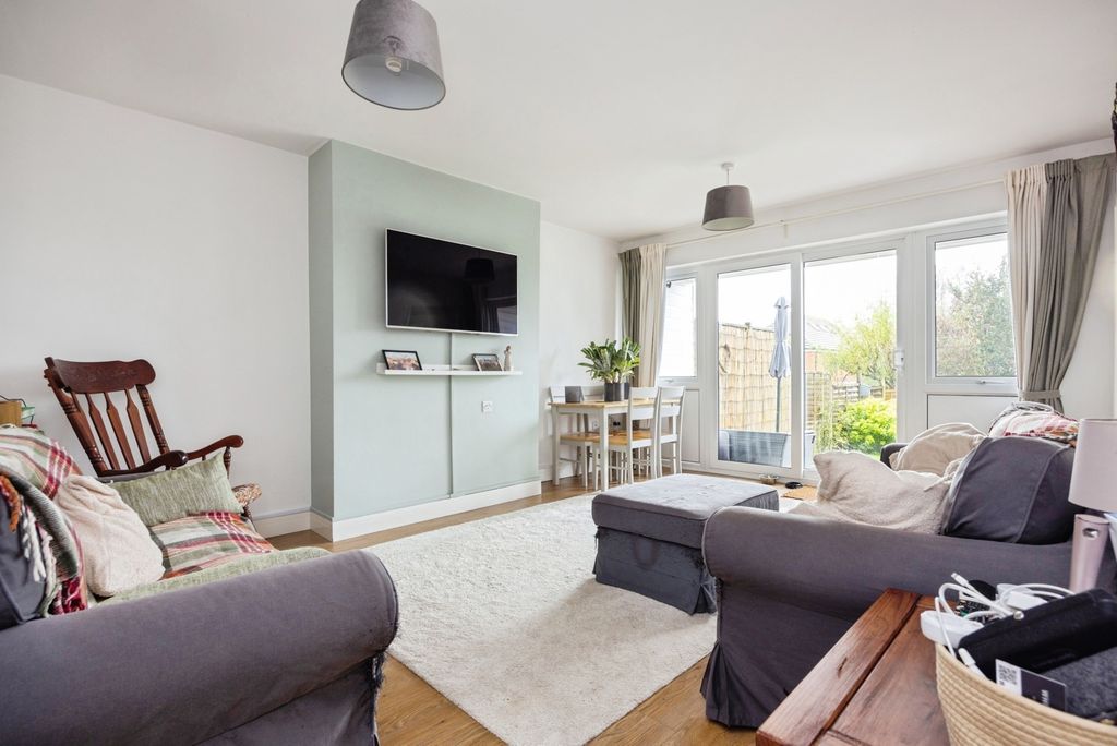 Property photo 2 of 17 Photo