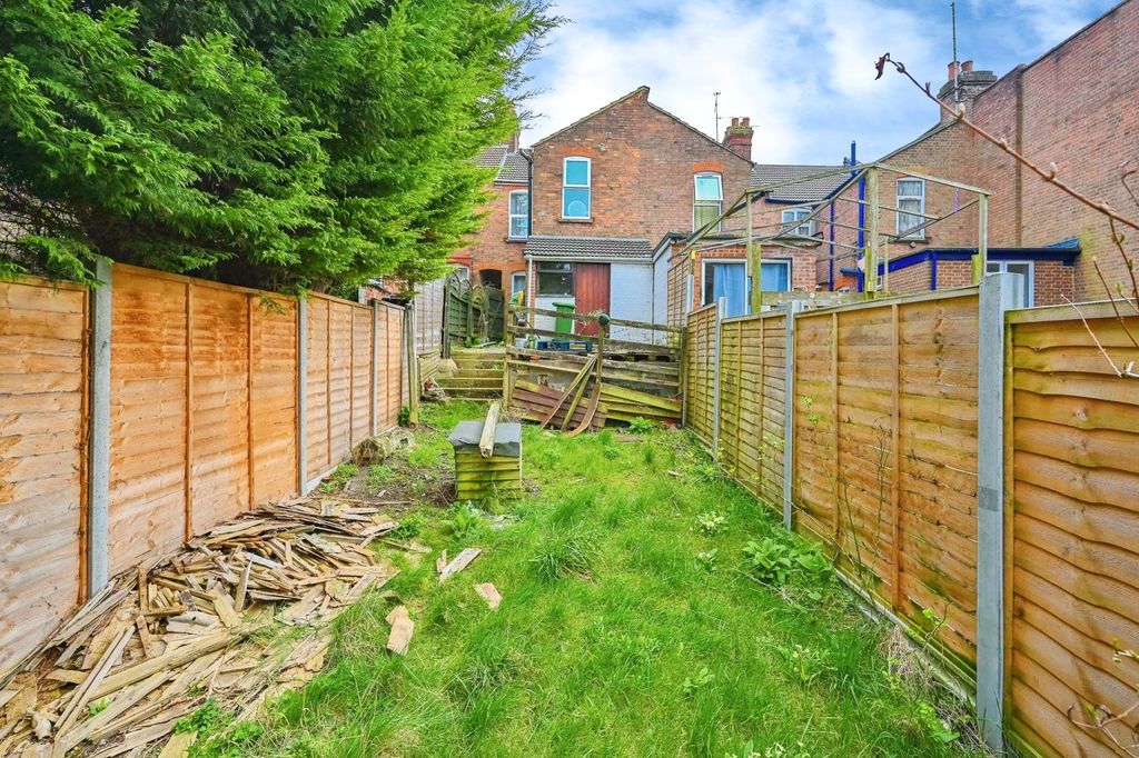 Property photo 2 of 16 Photo