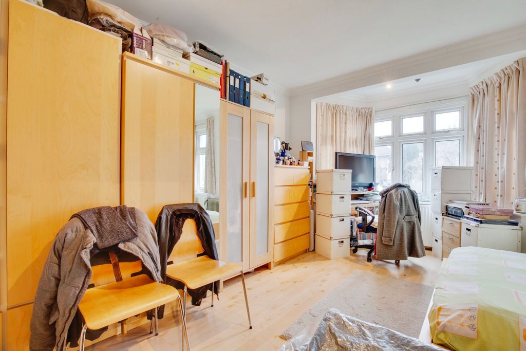 Property photo 2 of 16 842A0361Hdr