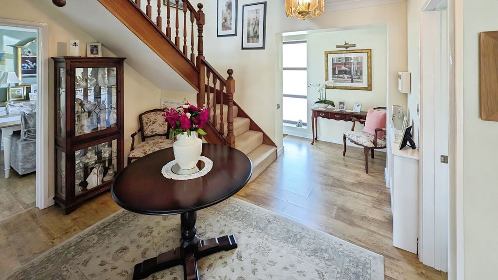 Property photo 3 of 29 Pbox-Img.Jpg