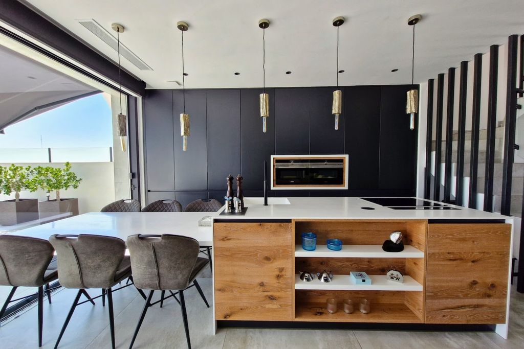 Property photo 2 of 30