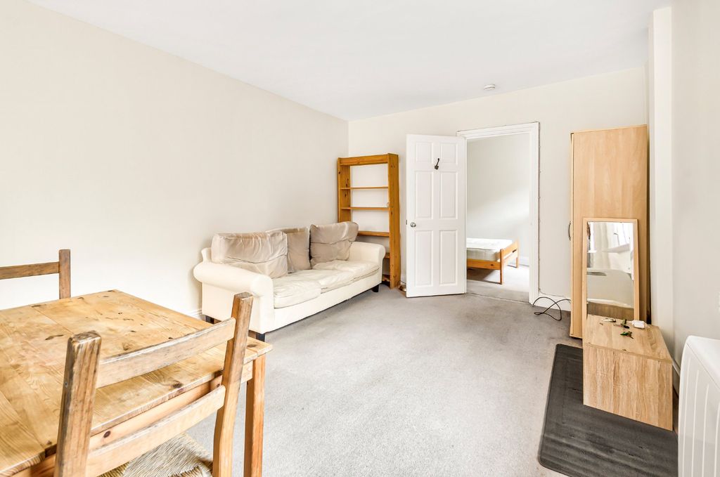 Property photo 1 of 9 Picture No. 05