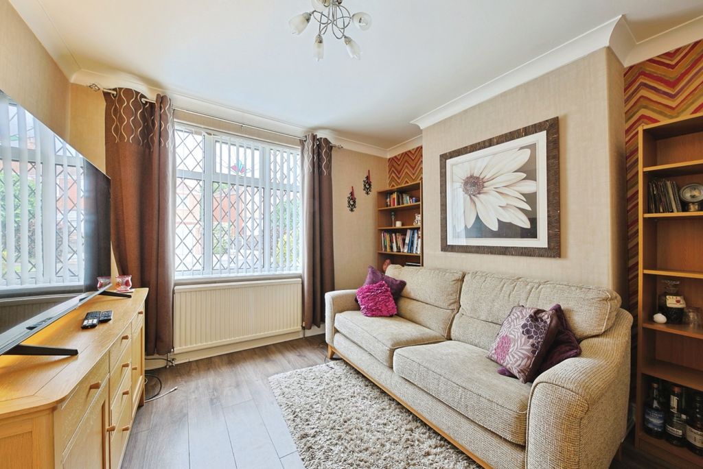 Property photo 3 of 18 4191366