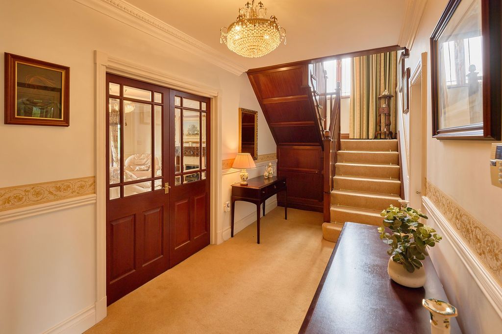 Property photo 3 of 45