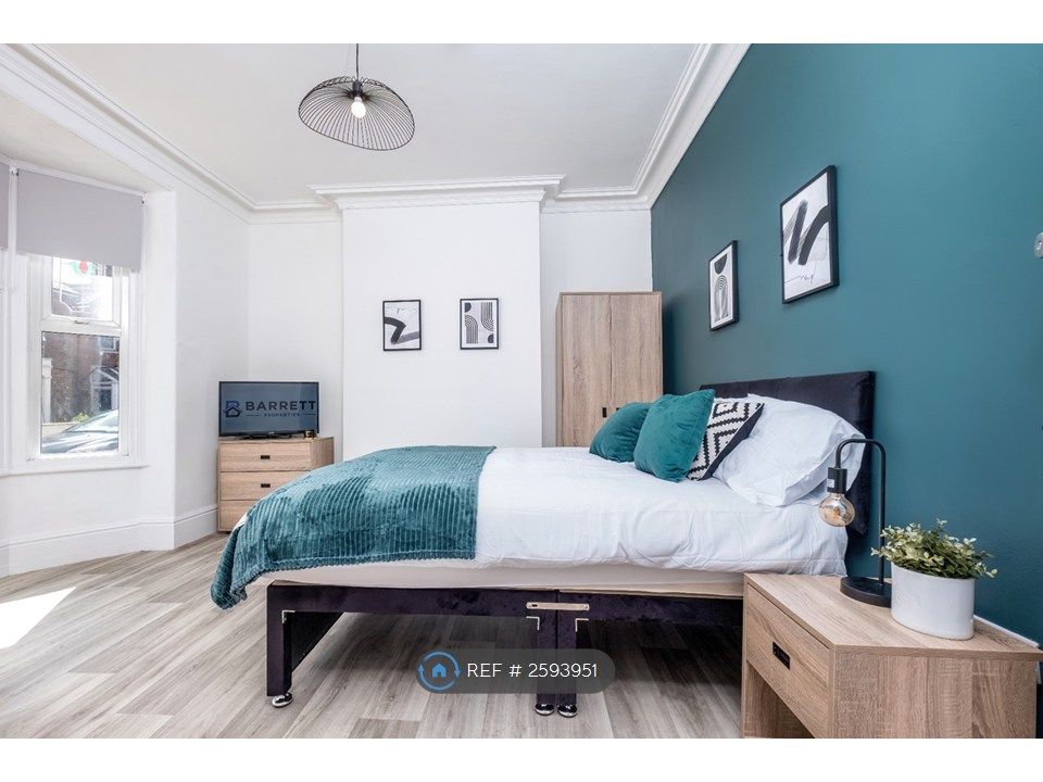 Property photo 2 of 26