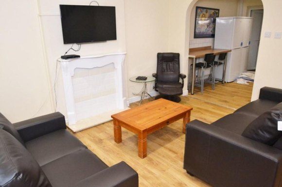 Property photo 3 of 9 2 Sitting Room.Jpg