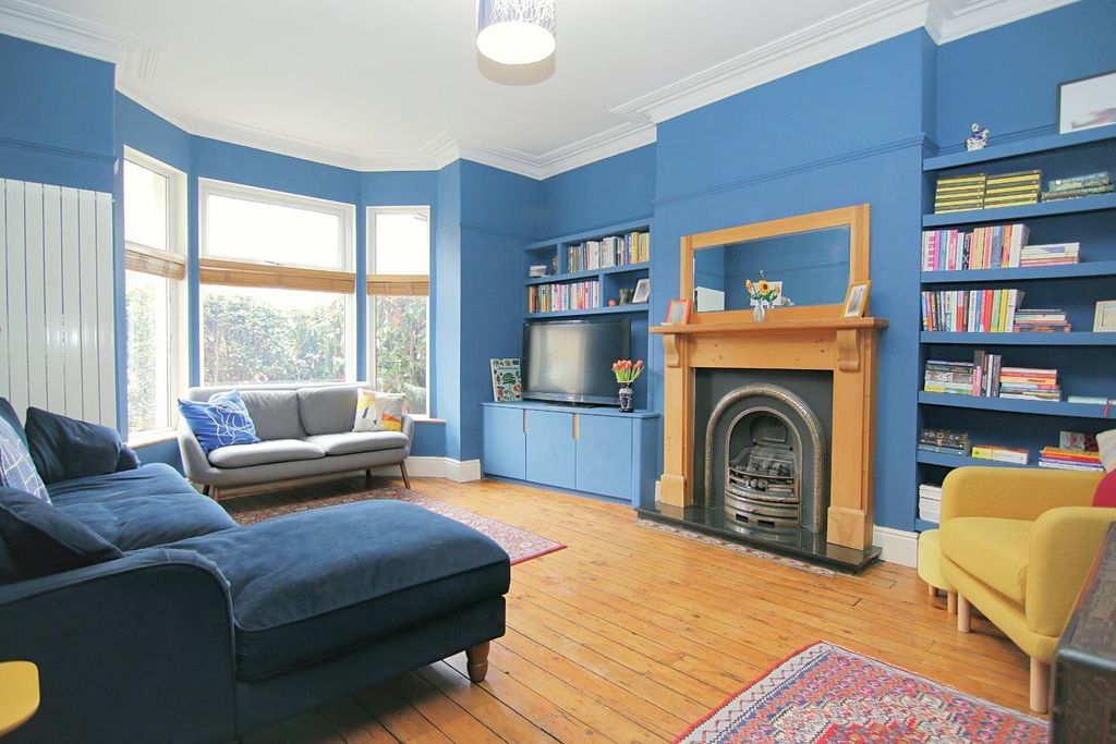 Property photo 2 of 26 Living Room