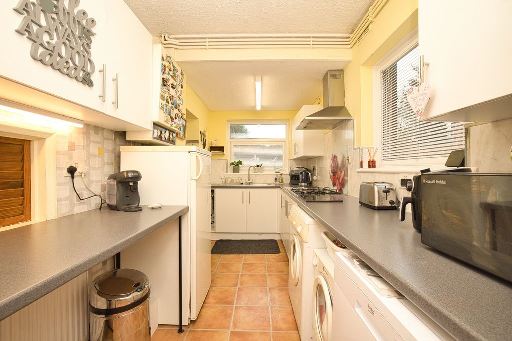 Property photo 3 of 14 Picture 3