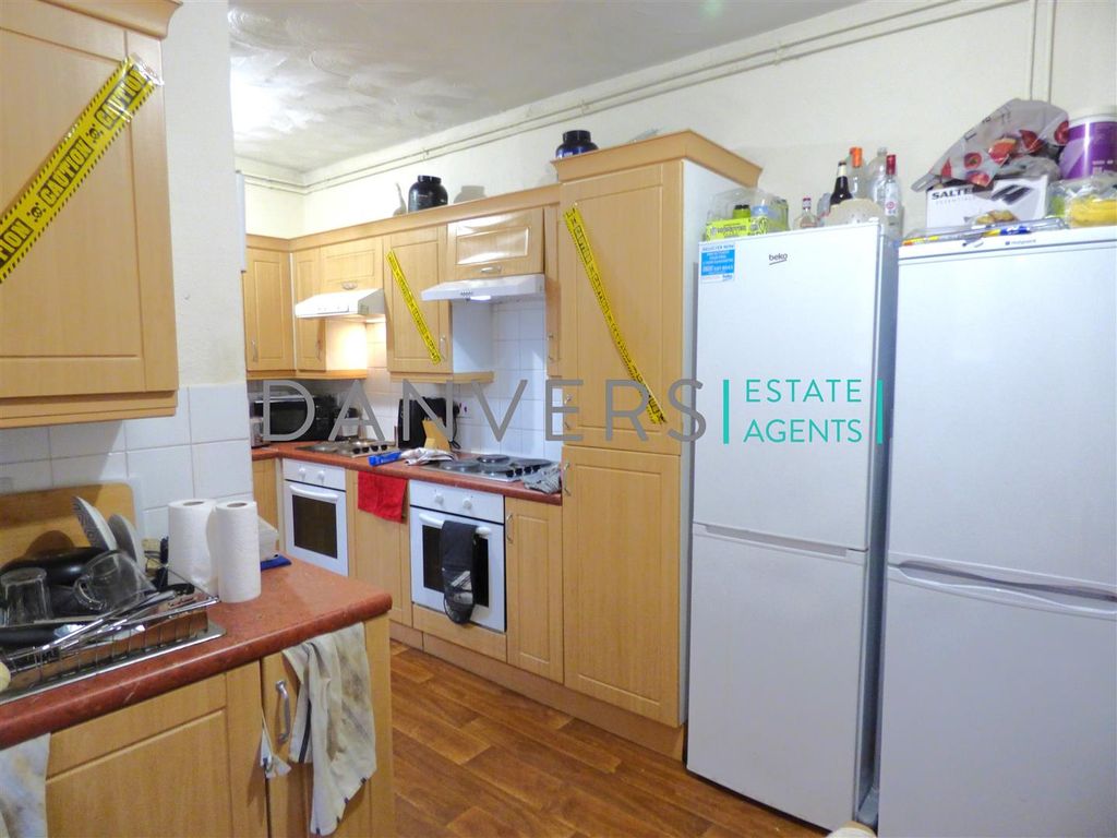 Property photo 1 of 7 Kitchen,.Jpg
