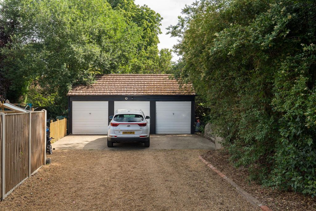 Property photo 3 of 22 Flat3-3Mileendrd-005.Jpg