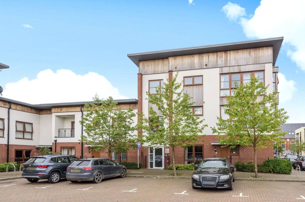 Property photo 1 of 16 Picture No. 14