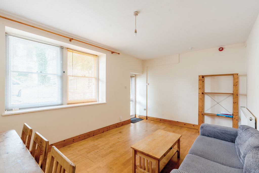 Property photo 3 of 12 Photo 3