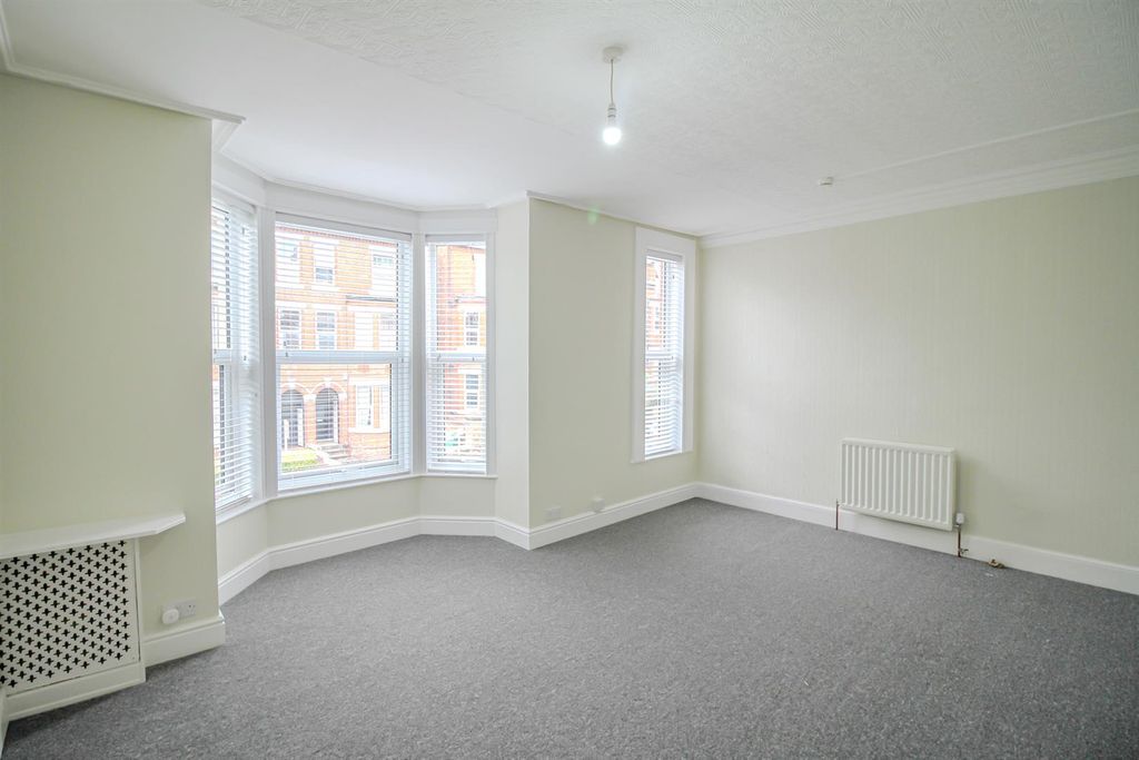 Property photo 3 of 21 Flat 2 (4).Jpg