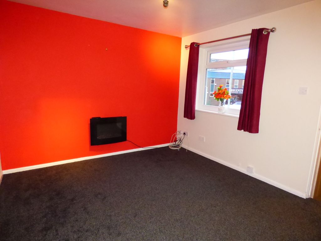 Property photo 3 of 9 Lounge