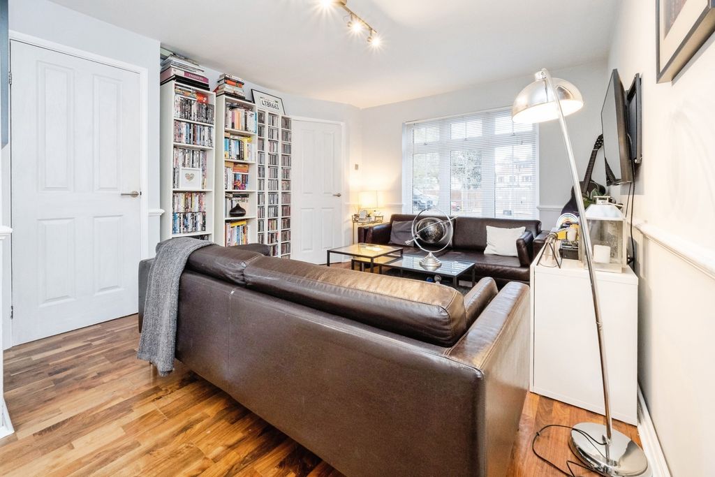 Property photo 2 of 22 Pbox-Img.Jpg