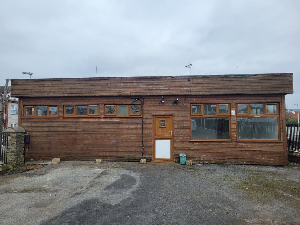 Property photo 1 of 8