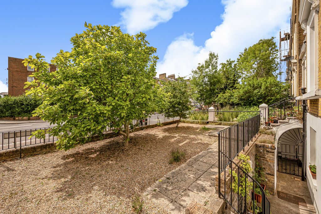Property photo 3 of 11
