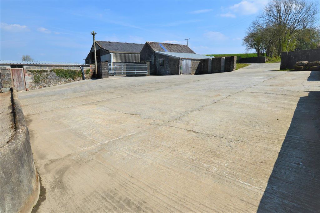 Property photo 1 of 16 Feeding Yard1.Jpg