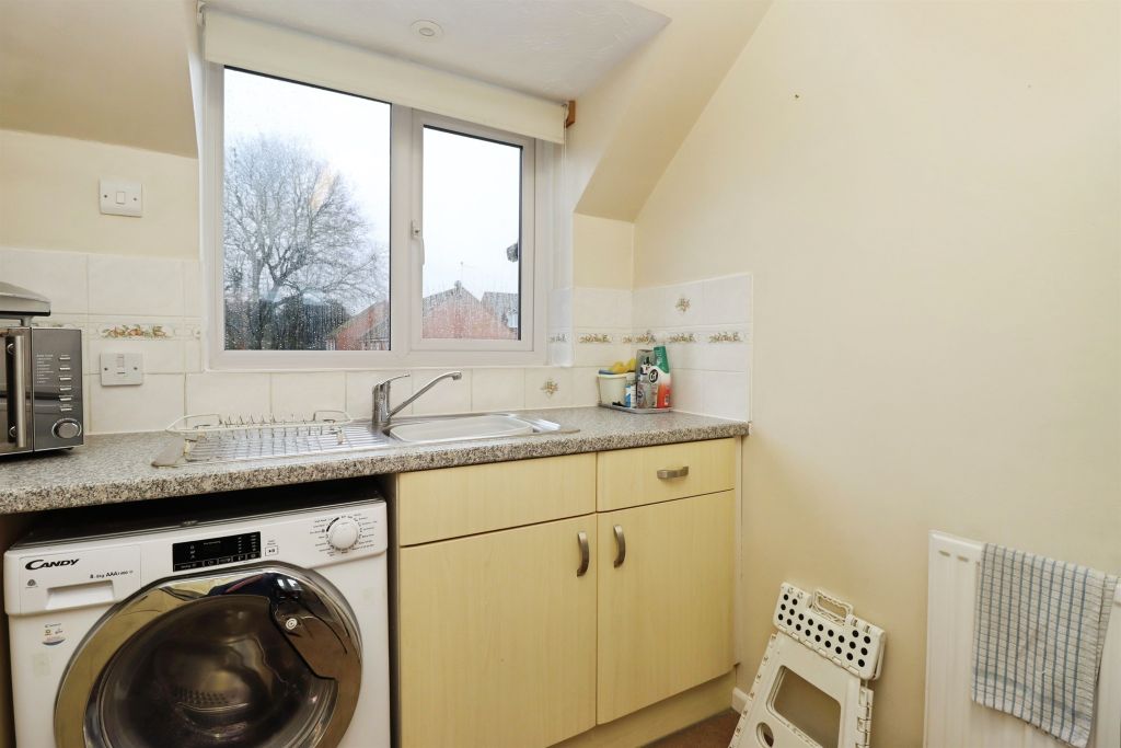 Additional image 11 of 2 bed flat for saleHigh Street, Rothwell, Kettering NN14