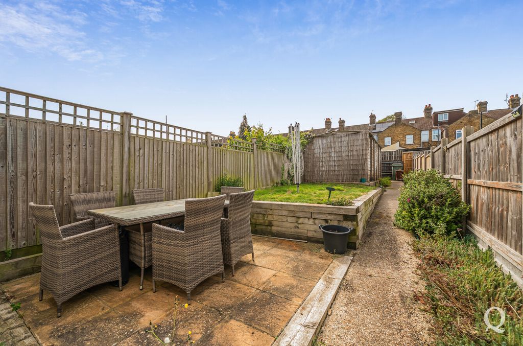 Property photo 3 of 20 72Af86Db-Fe4d-4Eb...