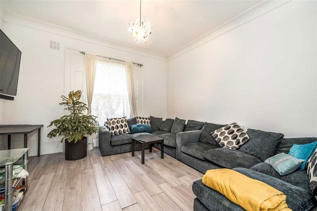 Property photo 2 of 12