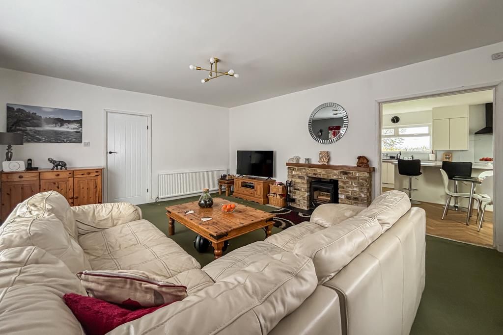 Property photo 3 of 23 Lounge