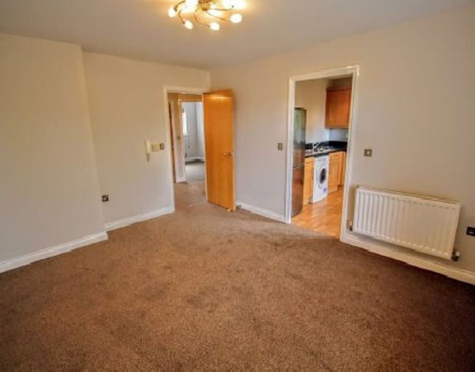 Property photo 2 of 8