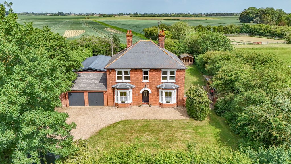Property photo 1 of 42 5163482