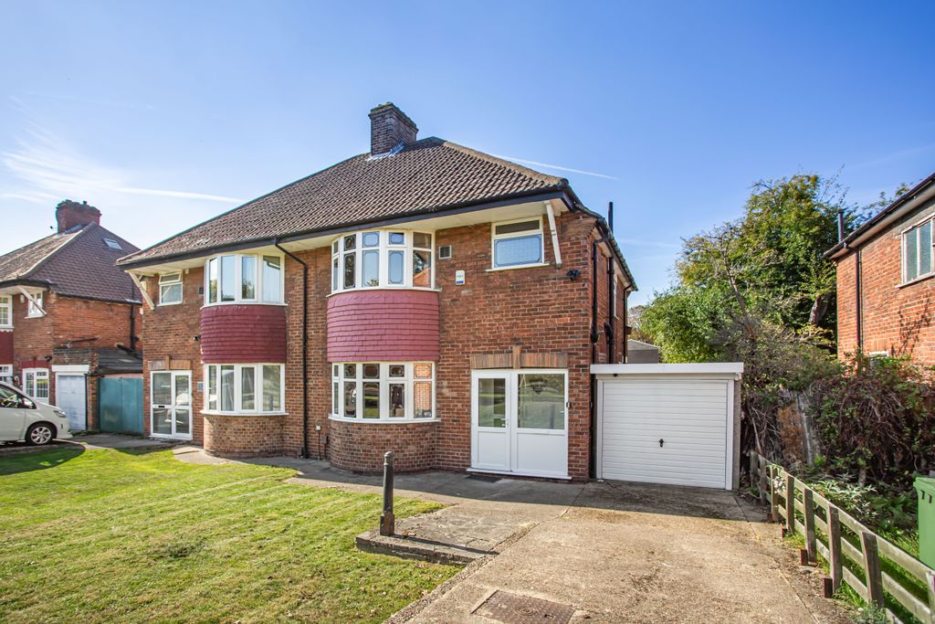 Property photo 3 of 20