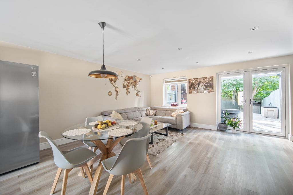 Property photo 3 of 24