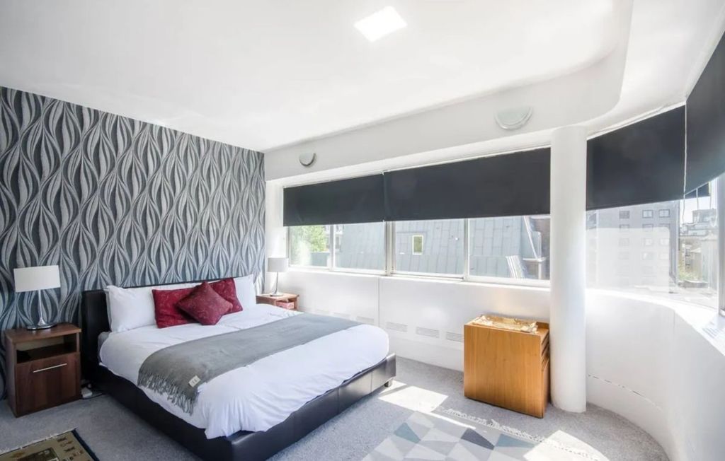 Property photo 3 of 8