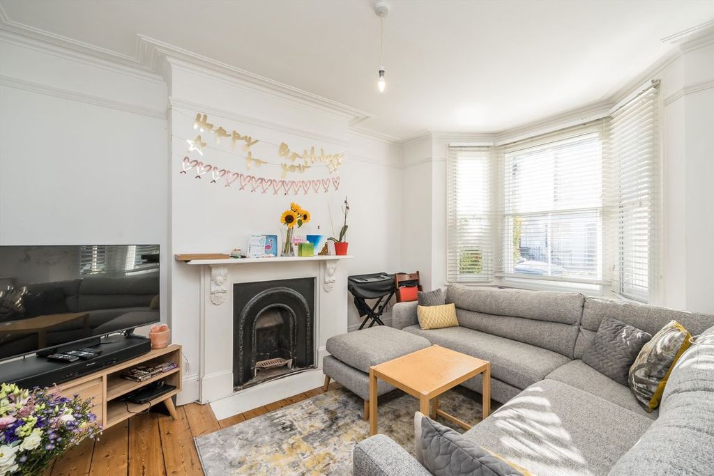 Property photo 2 of 6