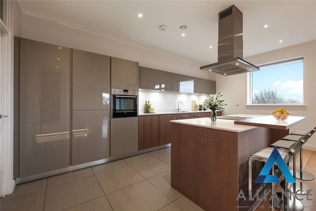 Property photo 3 of 9 Picture No. 39