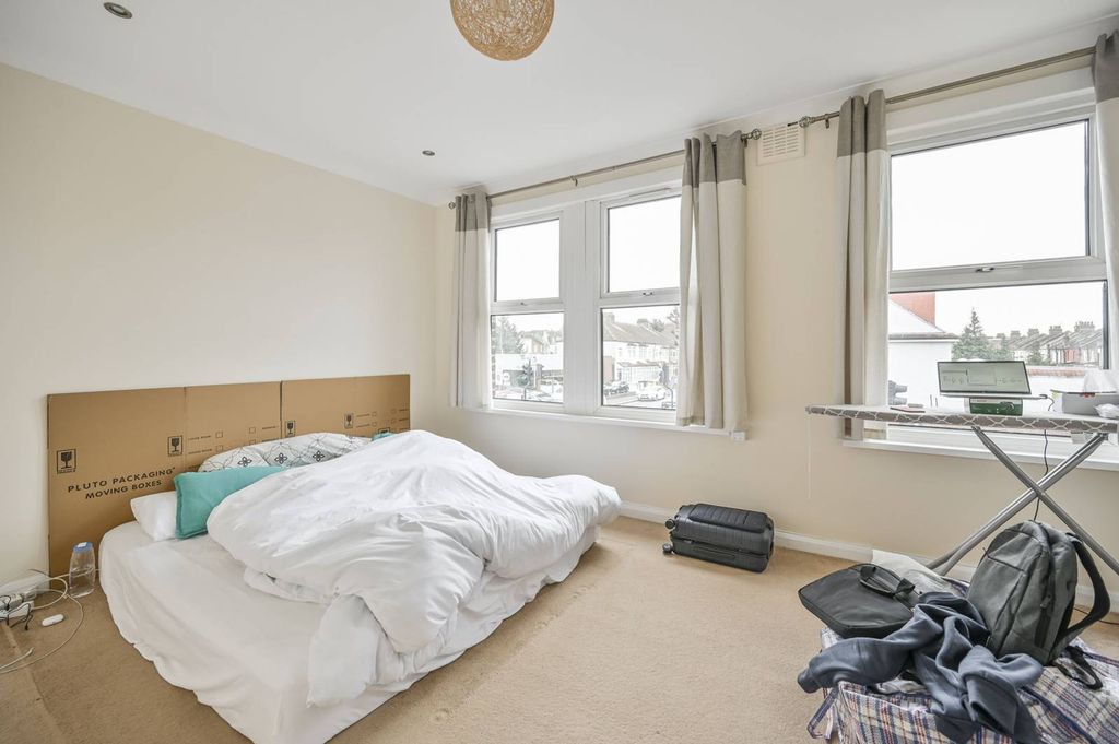 Property photo 3 of 4