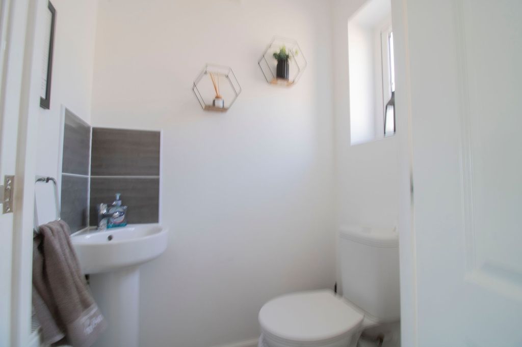 Additional image 10 of 3 bed semi-detached house for saleFfordd Penallta, Gellihaf NP12