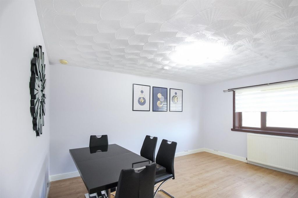 Property photo 1 of 14 Lounge 1A.Jpg