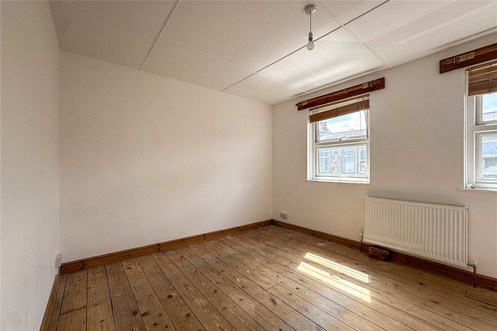 Property photo 3 of 11 Picture No. 05