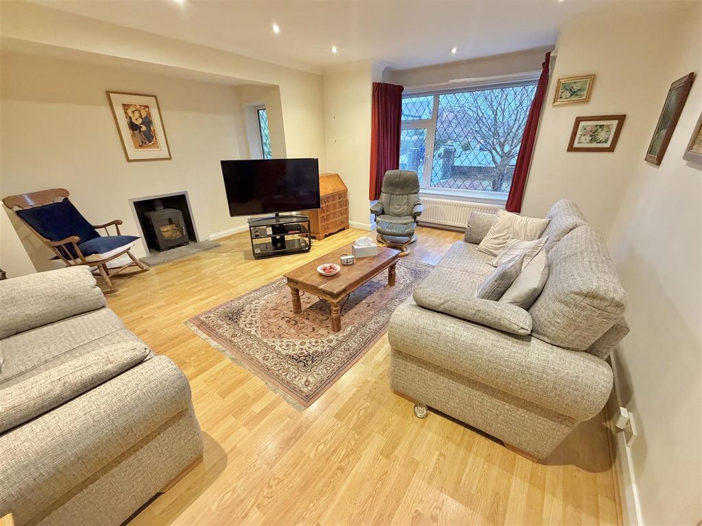 Property photo 2 of 31 Image 2