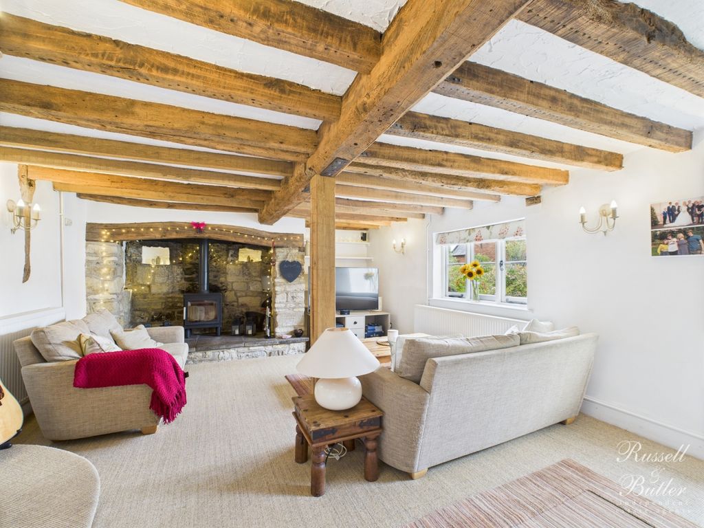 Property photo 3 of 33 Cam01995G0-Pr0324-Still003