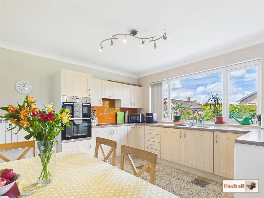 Property photo 3 of 15 Kitchen / Diner