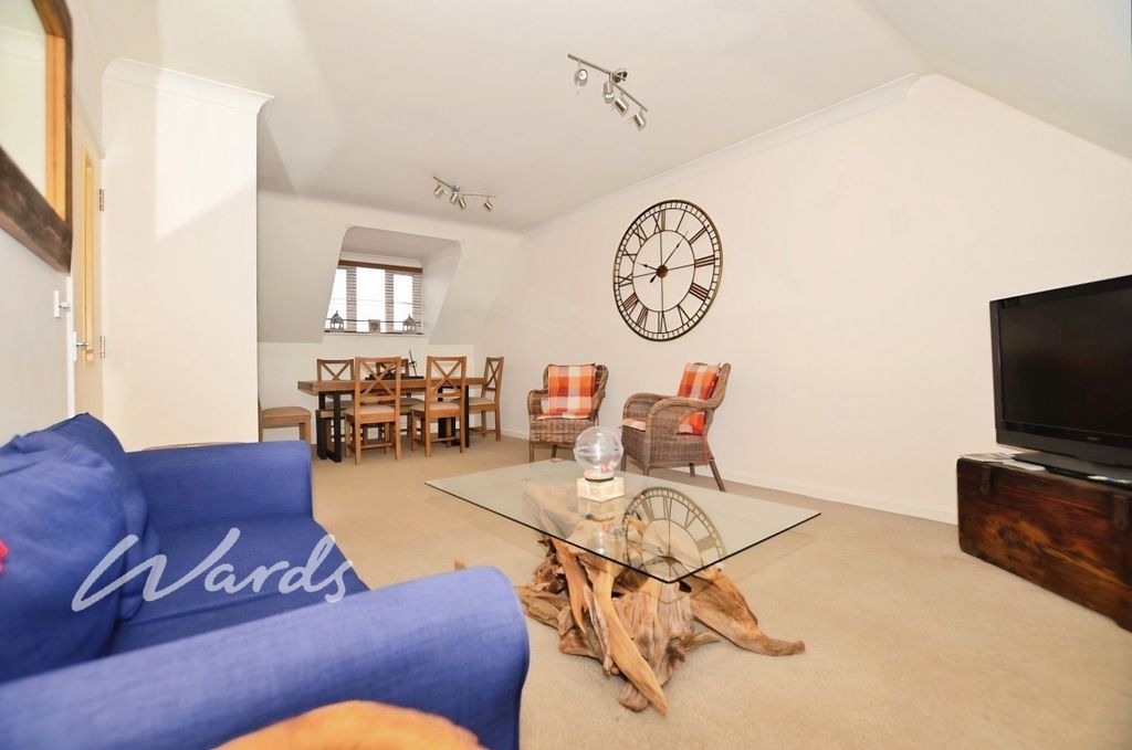 Property photo 3 of 9 81B9Feb8-Living 2...