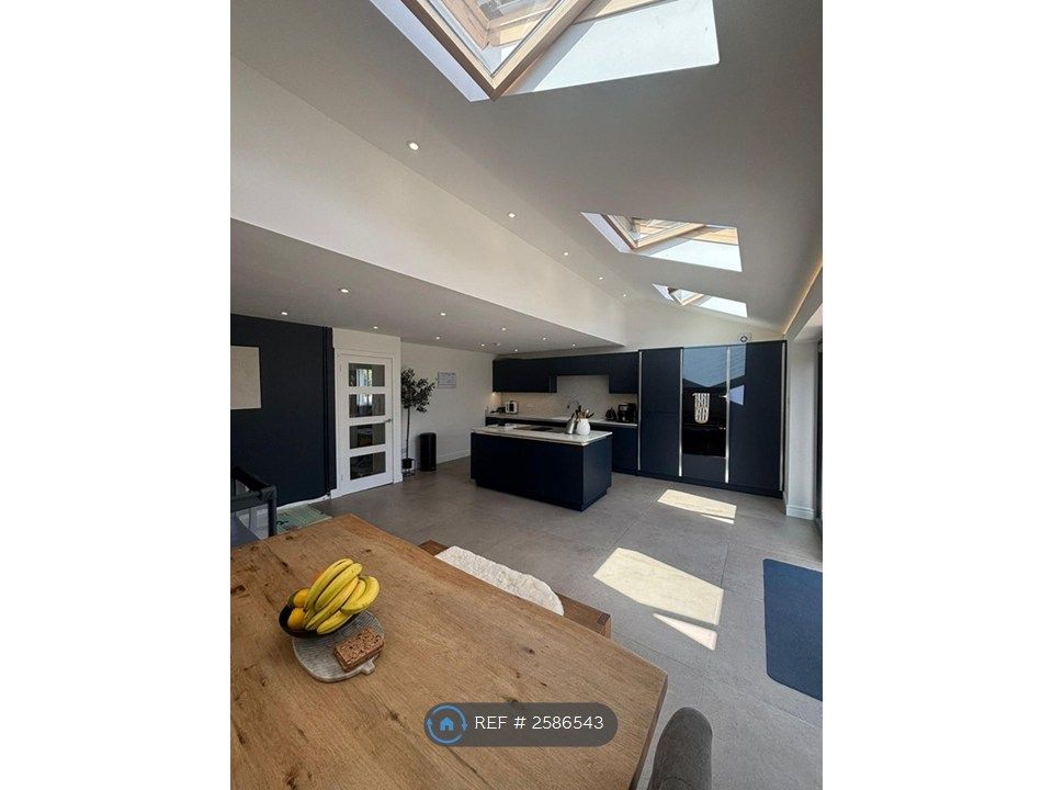 Property photo 1 of 12 Kitchen / Dining Space