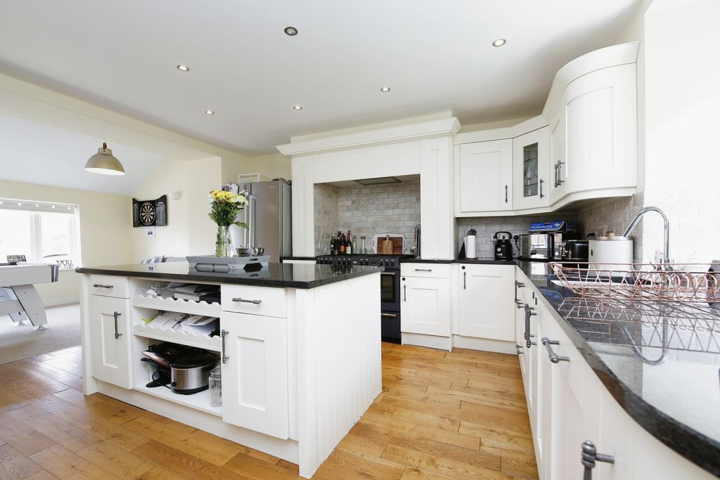 Property photo 2 of 15 Photography