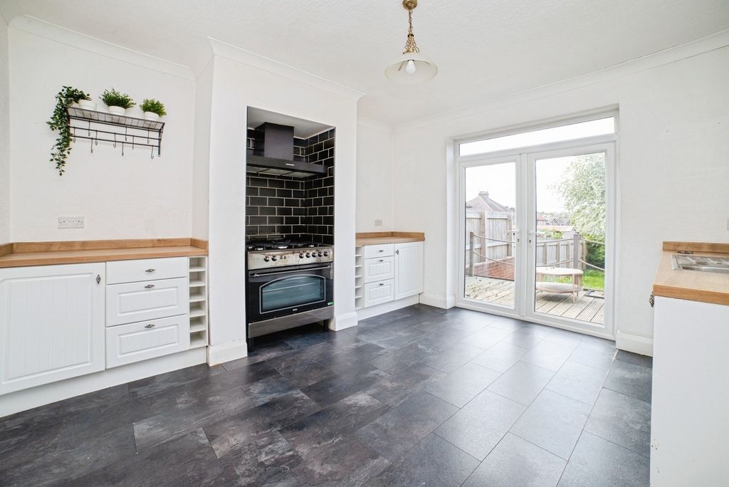 Property photo 2 of 16 Pbox-Img.Jpg